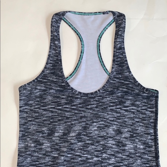 🍋Lululemon Tank - Picture 2 of 3
